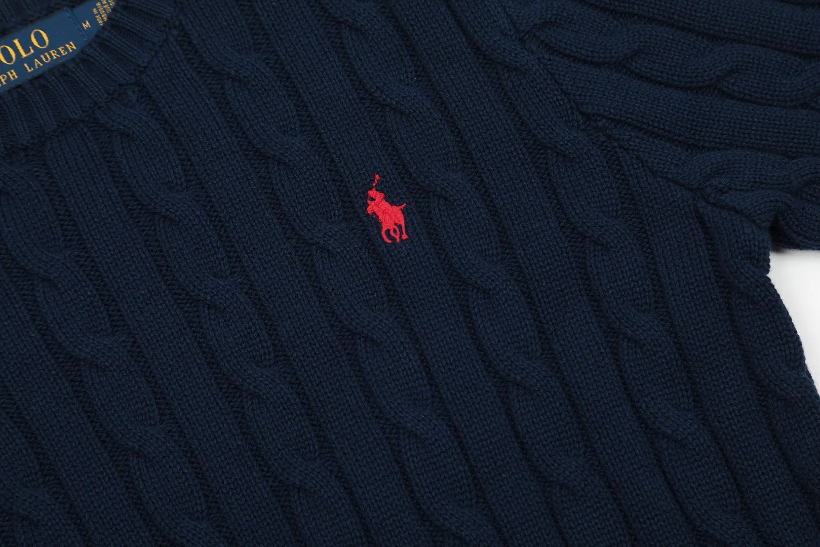 🅿️160 "Top quality" Style number: DS002# (not off the shelves all year round) [Ralph Lauren round neck solid color pony embroidered logo knitted short sleeves] ✅Ralph Lauren classic basic versatile knitted short sleeves for all seasons ✅Main supplier platform live broadcast Wholesale entities Replenish when out of stock Not off the shelves ✅ZP quality 1:1 version Scan the code to enter the GF website Counter quality ✅Detailed quality is the only one in Guangzhou Imported quality cotton yarn, focusing on high-end, cost-effective, good quality needless to say ✅The version is restored to the original order, the maximum size can be worn up to 160 pounds, loose, comfortable and stress-free ✅The upper body is simple and easy to match, a must-have for goddess ootd, good-looking clothes are never picky, a must-have in the goddess’ wardrobe Size: S-XL Color: Black White Gray Light Blue Light Pink Colorful Blue Khaki Bright Yellow Fruit Green Milk Apricot Wood Green Taro Purple Chinese Red Anchor Red Navy Red Label Navy Blue White Label